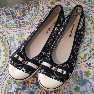 NWOT American Eagle flats